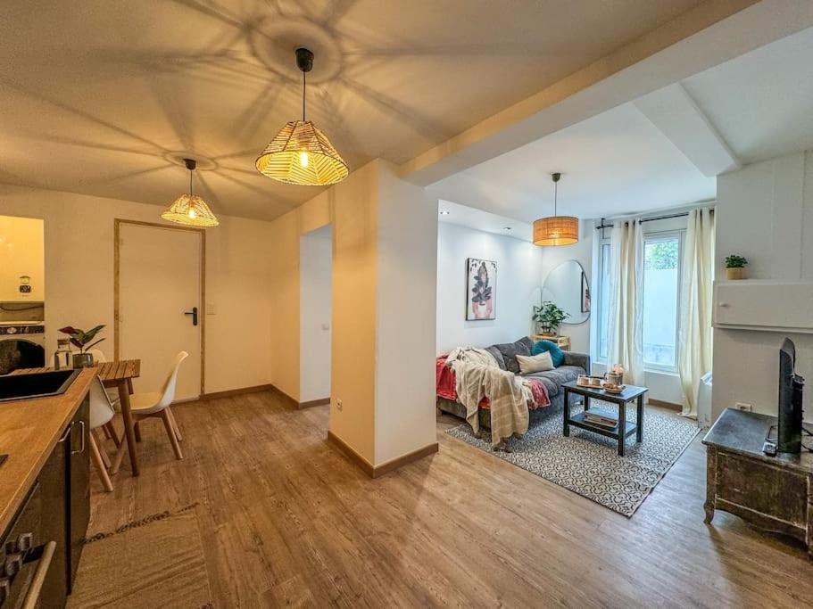 Elegance Au Coeur De Tarbes Apartment ภายนอก รูปภาพ