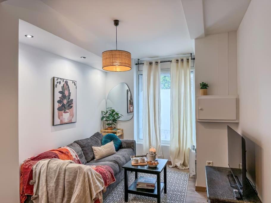 Elegance Au Coeur De Tarbes Apartment ภายนอก รูปภาพ